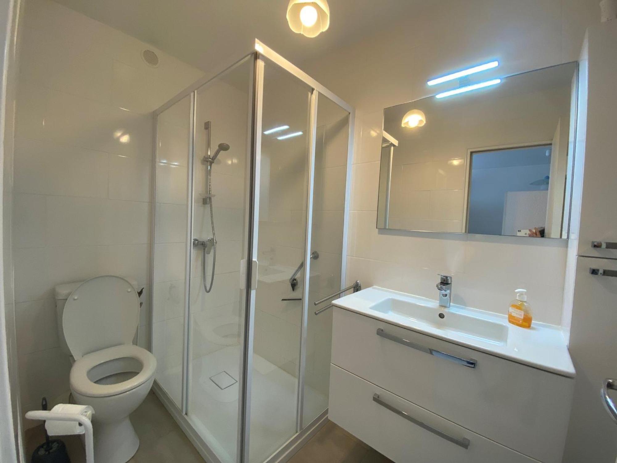 Appartement Climatise Avec Balcon, Parking Prive, Wifi - Proche Thermes Et Etang - Fr-1-503-23 Баларюк-ле-Бен Екстериор снимка